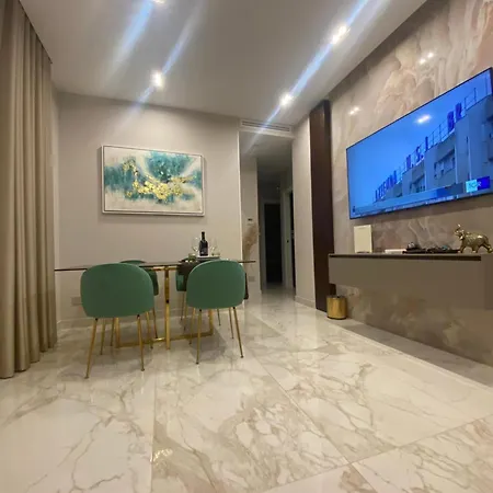 Ginex Luxury Suite, トラーニ