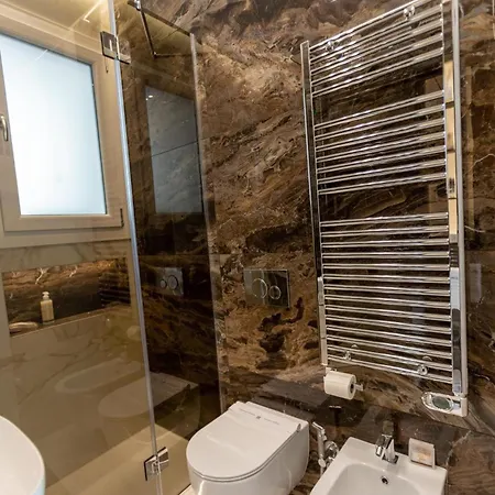 Ginex Luxury Suite, * トラーニ