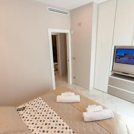 Ginex Luxury Suite, アパート トラーニ