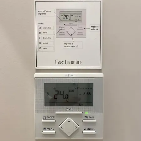 アパート Ginex Luxury Suite, トラーニ