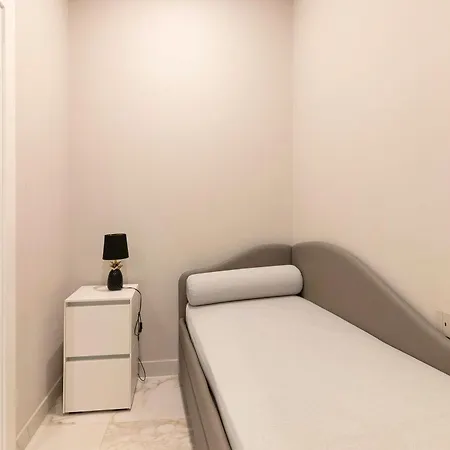 Ginex Luxury Suite, 아파트 트라니