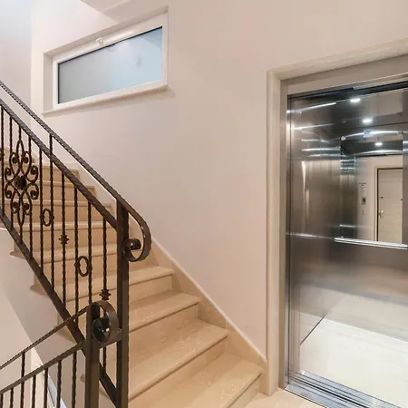 Ginex Luxury Suite, * 트라니